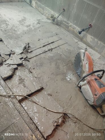Plitə işləri: Səssiz tozsuz səliqəli kəsim. Beton katlavan monolit kubik