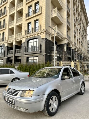 Volkswagen: Volkswagen Jetta: 2002 г., 1.8 л, Механика, Бензин, Седан