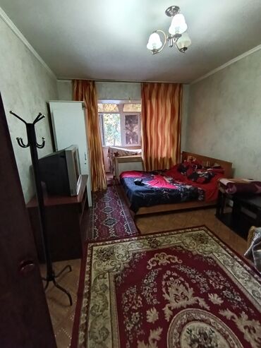 продаются дома: 3 комнаты, 68 м², 106 серия, 1 этаж, Старый ремонт