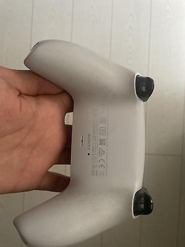 Sony PlayStation 5 DualSense simsiz oyun pulti - Rəng: ağ/qaranlıq