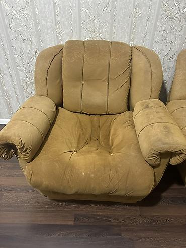 oyuncu kreslo: İşlənmiş, Divan, 2 kreslo, Açılan — 2