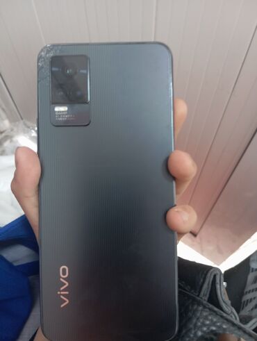телефон токмок: Vivo V21e, Колдонулган, 128 ГБ, түсү - Боз, eSIM