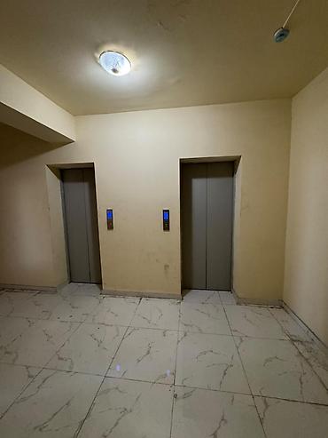 Mənzillər: 3 otaqlı, Yeni tikili, m. Xalqlar Dostluğu, 72 kv. m — 2