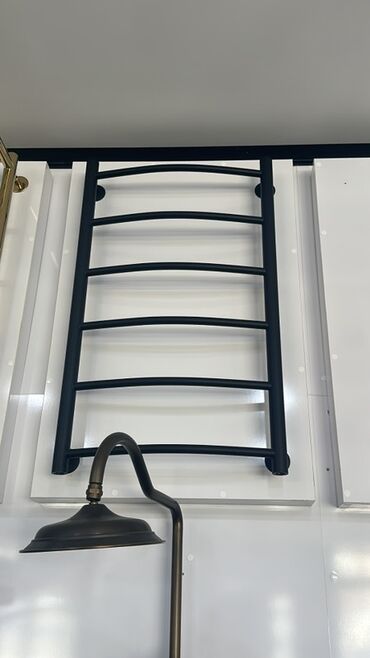 Hamam suşilkaları: Divara quraşdırılan, dəsmal qurutmaq üçün nəzərdə tutulmuş xrom -da lalafo.az — 18 Hamam suşilkaları: Divara quraşdırılan, dəsmal qurutmaq üçün nəzərdə tutulmuş xrom — 18