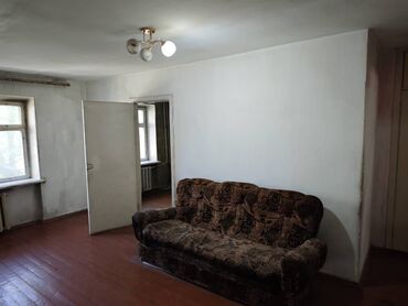2 комнатная квартира в центре: 3 комнаты, 53 м², Индивидуалка, 2 этаж, Старый ремонт