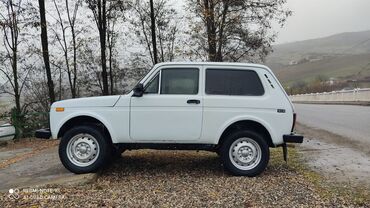 e 3.2: VAZ (LADA) 4x4 Niva: 1.7 l | 1994 il 150000 km Ofrouder/SUV