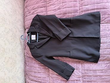 Bershka qadın blazeri - Rəng: qara - Ölçü: XS (EUR XS, USA XS, MEX lalafo.az -da Bershka qadın blazeri - Rəng: qara - Ölçü: XS (EUR XS, USA XS, MEX