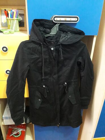 черная куртка зимняя: Пуховик, S (EU 36)
