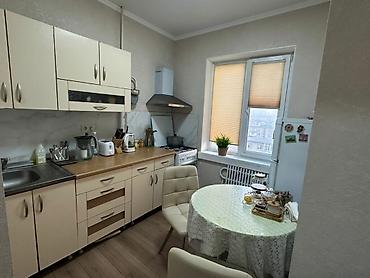 Продажа квартир: 2 комнаты, 56 м², 10 мкр 105 серия, 8 этаж — 1