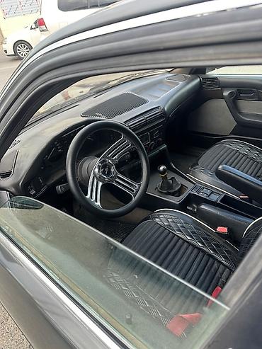 byd song plus: BMW 5 series: 2 l | 1990 il Sedan — 6