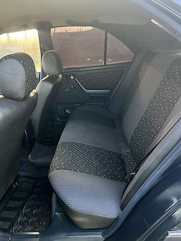 Mercedes-Benz: Mercedes-Benz C-Class: 1.8 l | 1983 il Sedan — 11
