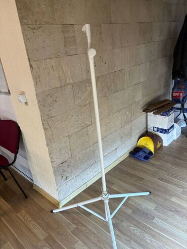 купить профессиональную кофемашину в баку: Proyektor ucun Ayaqlı tripot sadəcə 1 dəfə istifadə olunub 180 azn