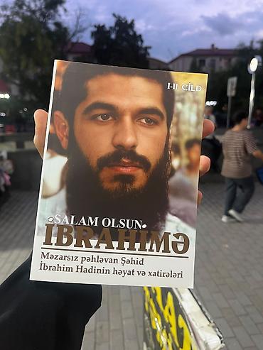 Dini kitablar: Məhsul: Kitab dəsti – “Salam Olsun, İbrahimə” (I–II cild) Təsvir: - — 3