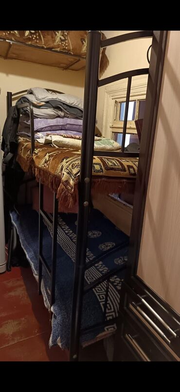 İkimərtəbəli uşaq çarpayıları: Oğlan və qız üçün, İşlənmiş, Çarpayı, Matras ilə, Siyirməsiz, Dəmir