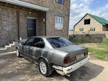 BMW: BMW 525: 1988 г., 2.5 л, Механика, Бензин, Седан