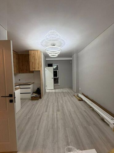 квартиры по суточно мкр: 1 бөлмө, 28 кв. м, Элитка, 4 кабат, Дизайнердик ремонт
