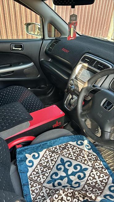 Honda: Honda Stream: 2005 г., 2 л, Автомат, Бензин, Минивэн — 5