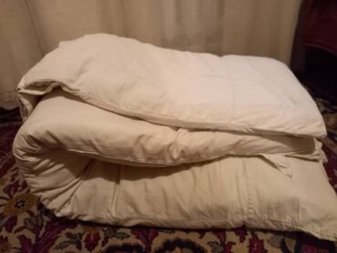 белорусские одеяла из шерсти: Продается односпальное одеяло из шерсти овцы. состояние новое. цена