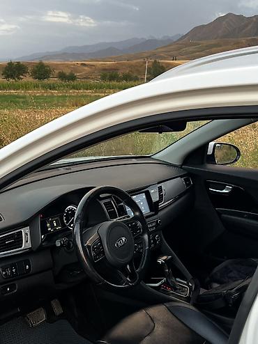 niro: Kia Niro: 2016 г., 1.6 л, Робот, Гибрид, Кроссовер — 4