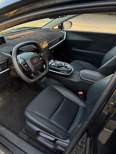 genesis 90: Toyota bZ3: 2023 г., 0.1 л, Вариатор, Электромобиль, Седан — 9