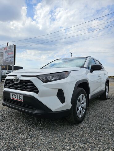 срочно в связи с переездом: Toyota RAV4: 2021 г., 2.5 л, Автомат, Бензин, Кроссовер