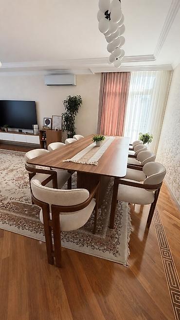 ofis stol stullari: Masa desti. 1500azn. 12 stulla. 8 ay önce alinib 2500azn ideal — 1