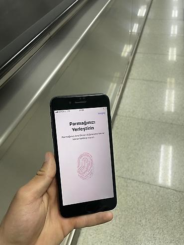 ayfon 18 pro: IPhone 8 Plus, 64 GB, Qara, Simsiz şarj — 5