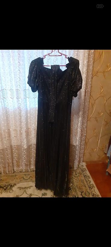 a klas: Qara rəngdə, zərli parıltılı uzun ziyafət geyimi. - Model: döşəməədək — 2