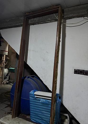 Təmir və tikinti: Taxta otaq qapısı çərçivə və kilid ilə birlikdə (işlənmiş)  Qiymət — 3