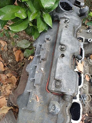 2 el motor: W211 mator üst karter qapağı — 1