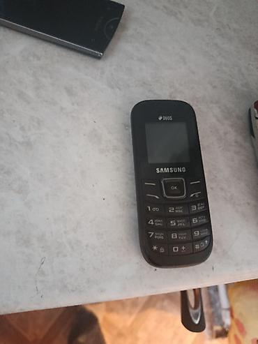 nokia 7373: Набор из трёх мобильных телефонов: 1) Sony Ericsson Xperia (сенсорный — 5