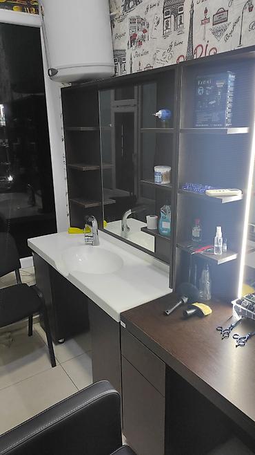 boks sekilleri: Bərbər/saç ustası üçün tam təchizatlı iş yerinin mebeli və — 4