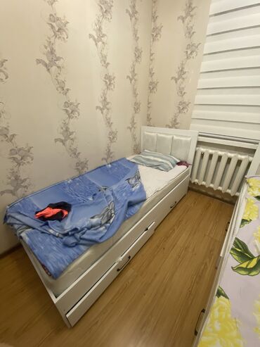двуспальные кровати в бишкеке: Односпальная кровать, Б/у, С мягким изголовьем, длина - 200 см