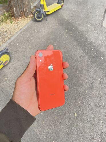 Apple iPhone: IPhone Xr, Б/у, 128 ГБ, Коралловый, Чехол, 76 %