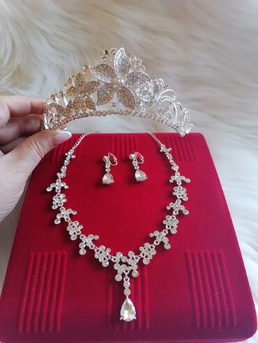 Setovi nakita: Cena 2500 din — 15