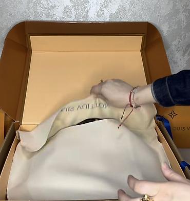 липучки на чехол: Сумка Louis Vuitton 30 см 
Канва кожа 
Новый 
Двойной каробке — 9