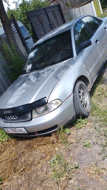 ауди 90: Audi A4: 1994 г., 1.6 л, Механика, Бензин