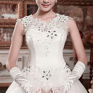 Свадебные платья: Свадебное платье, La Sposa, Винтажный стиль, Закрытое, Открытая спина, Гипюр, Пышное, Китай, Кружево, Б/у at lalafo.kg — 16 Свадебные платья: Свадебное платье, La Sposa, Винтажный стиль, Закрытое, Открытая спина, Гипюр, Пышное, Китай, Кружево, Б/у — 16