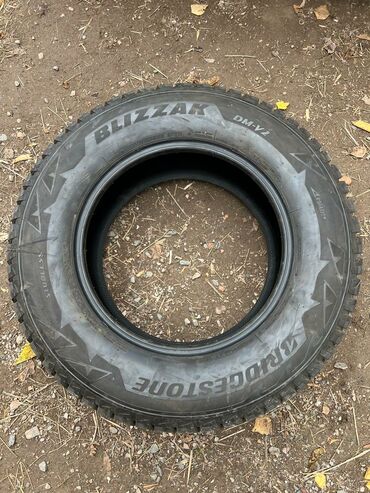 ось на прицеп: Шины 265 / 65 / R 17, Зима, Внедорожные (АТ/МТ), Япония, Bridgestone