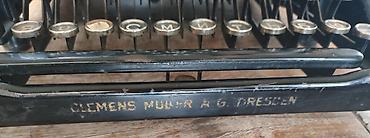 dreler: URANIA mexaniki yazı maşını – Clemens Müller A.G., Dresden istehsalı — 1