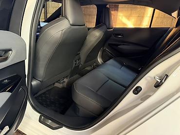 b y d: Toyota Corolla: 2026 г., 1.8 л, Вариатор, Гибрид, Седан — 9