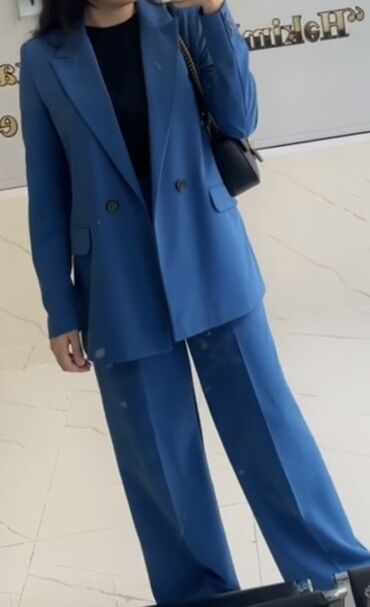 женские трикотажные спортивные костюмы: Mavi qadın kostyumu – 2 hissə - Blazer: ikicərgəli düymələmə, uzun