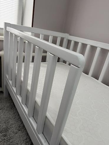bunk bed: Кровать на заказ - Материал: массив дерева, окраска в белый цвет — 2