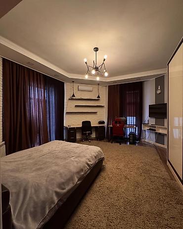 Продажа коттеджей и домов: 🏡🌳 Продаётся большой дом в селе Кок-Джар 📍 Адрес: ул. Алапаева 16 📐 — 10