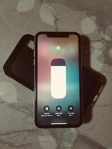 Apple iPhone: IPhone Xr, Б/у, 128 ГБ, Белый, Чехол, 79 % — 13