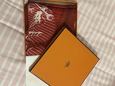 bordo şalvar: Hermès ipək yaylıq – “Suite et Poursuite” - Brend: Hermès Paris — 6