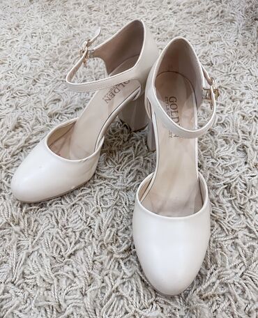 женские кроссовки бишкек инстаграм: 500 сом