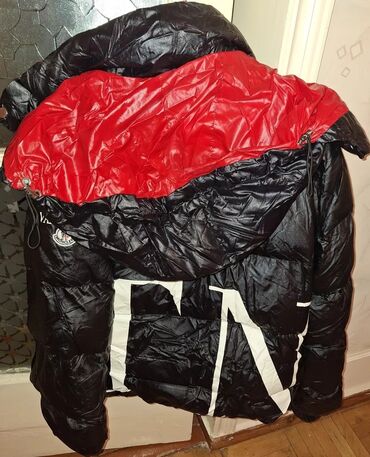 королевский боб отзыв: Moncler şişmə qış gödəkçəsi - Rəng: qara xarici, parlaq qırmızı astar