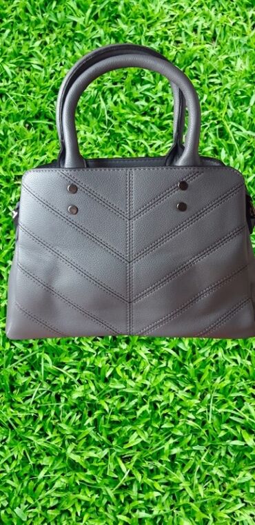 спартивний сумка: Сумка из эко кожи хорошего качество, легкая вместительная и удобная в