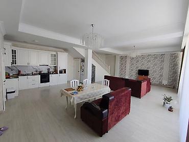 Продажа коттеджей и домов: Продается 3х уровневый кирпичный таунхаус в районе Ак орго • Локация — 6